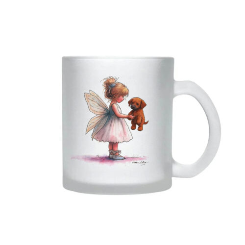 Dit theeglas heeft een mooie afbeelding van een elfje met een RR  pup.